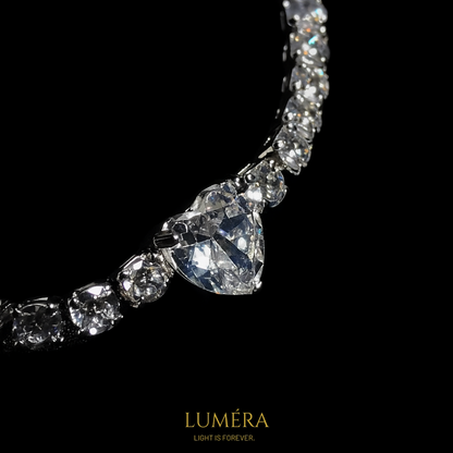 💎 Luméra Kalp Detaylı Zirkon Taşlı Zarif Bileklik