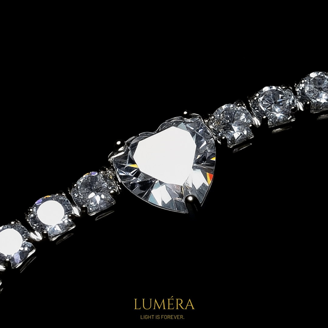 💎 Luméra Kalp Detaylı Zirkon Taşlı Zarif Bileklik