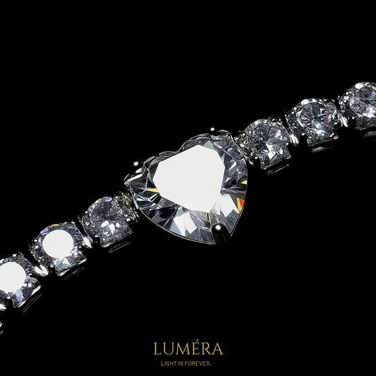 💎 Luméra Kalp Detaylı Zirkon Taşlı Zarif Bileklik