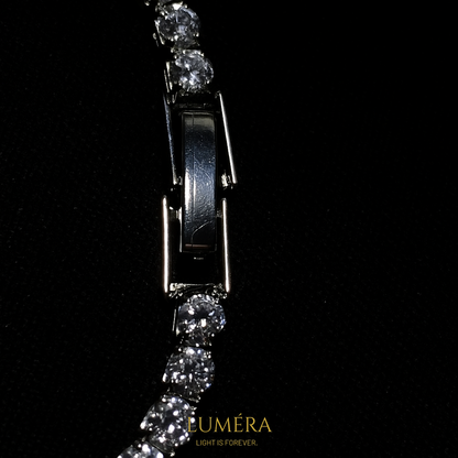 💎 Luméra Kalp Detaylı Zirkon Taşlı Zarif Bileklik