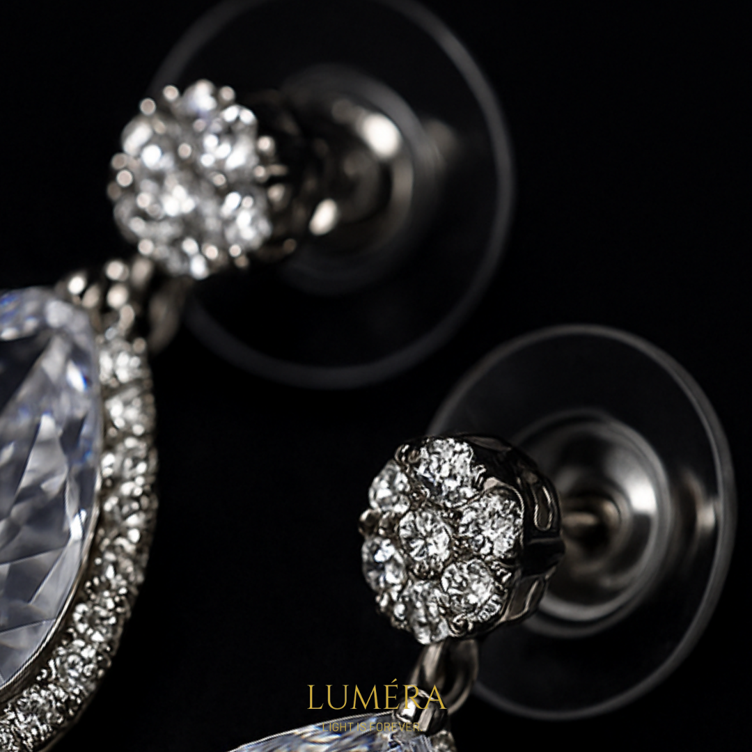 Zarif Damla Kesim Taşlı Küpe | LUMÉRA Özel Koleksiyon