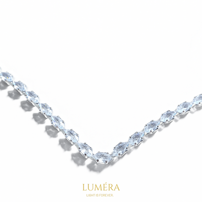 ✨ Luméra Oval Kesim Taş Detaylı Gümüş Renk Bileklik – Zamansız Işıltı