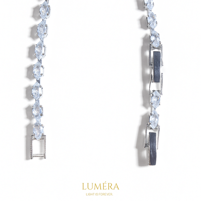 ✨ Luméra Oval Kesim Taş Detaylı Gümüş Renk Bileklik – Zamansız Işıltı